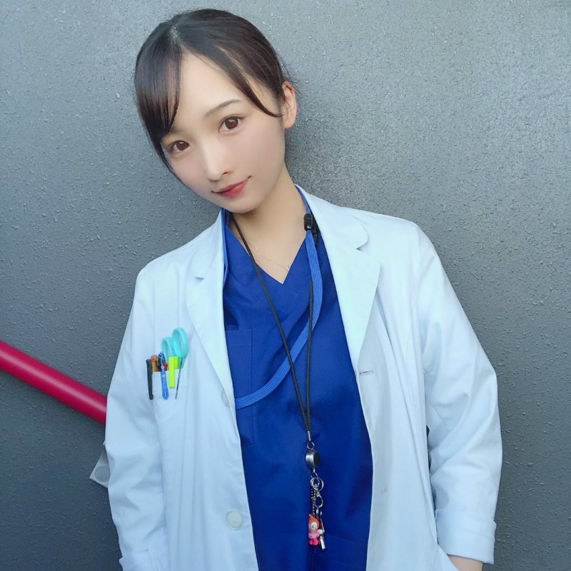 日本性感药剂师Ana 清纯正妹换上比基尼秒变辣妹