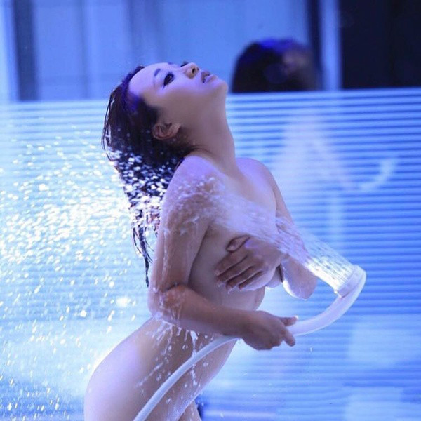 日本模特超大尺度私柏 性感模特ゆか裸体写真令人血脉喷张