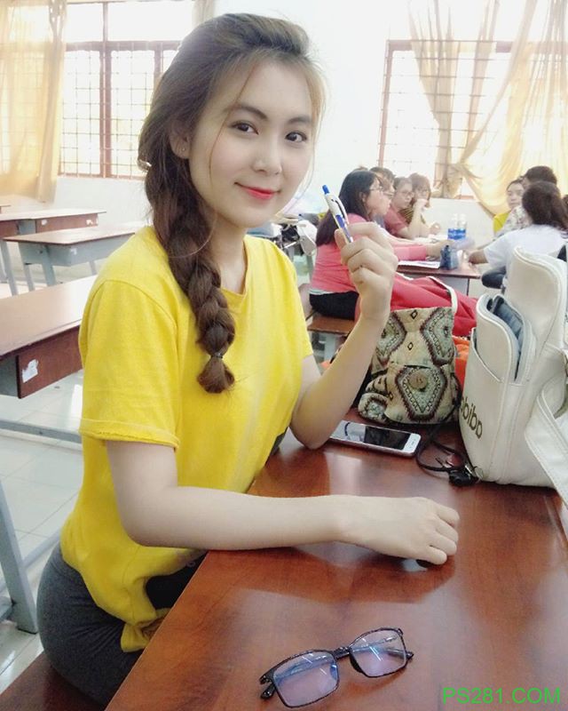 准小学美女教师《Nam Tran》极正美颜让网友想再读一次书！